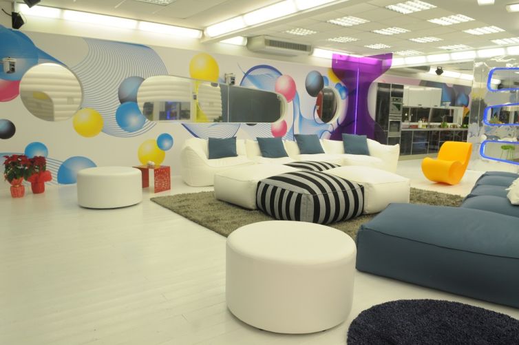 Big Brother 4 -Home